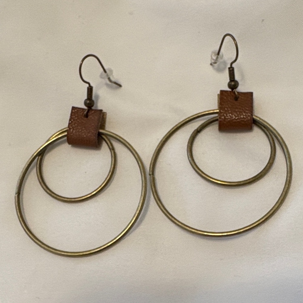 Elegant Gold Hoop Earrings